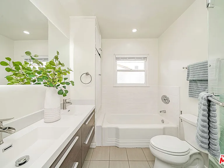 820 Alandele Ave — Photo 22