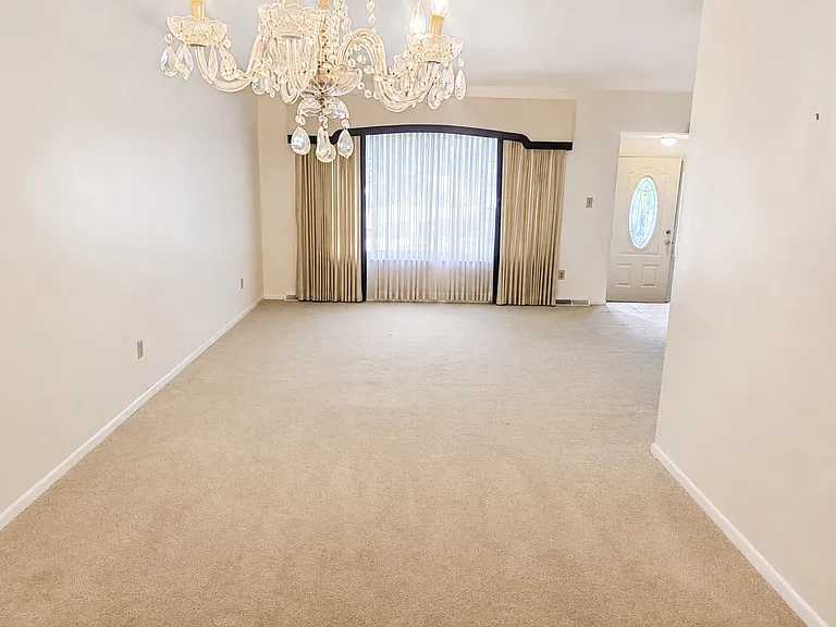 4744 Carsten Ln — Photo 5