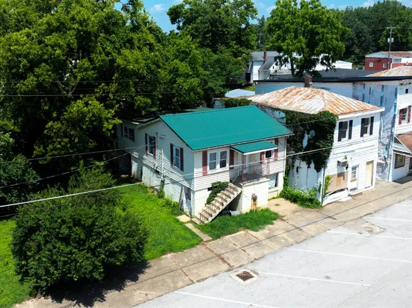 71 Market Pl, Aberdeen, OH 45101