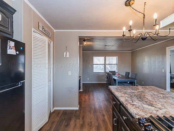 4th image of 935 Sierra Dr