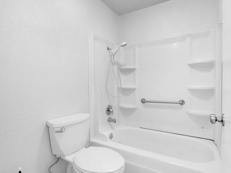 Arlington Apartments — Photo 28
