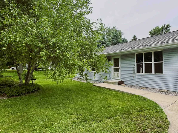 1321 E Road One St, Edgerton, WI 53534