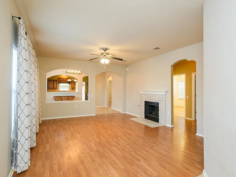 10312 Lone Pine Ln — Photo 2
