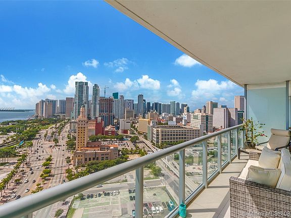 2nd image of 888 Biscayne Blvd APT 2305