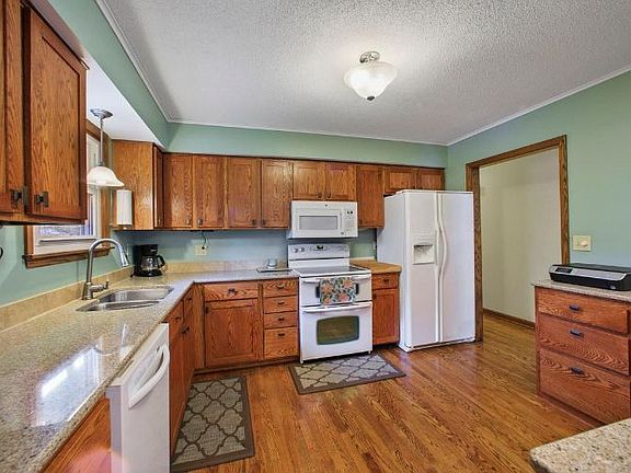 5th image of 210 Maryknoll Dr