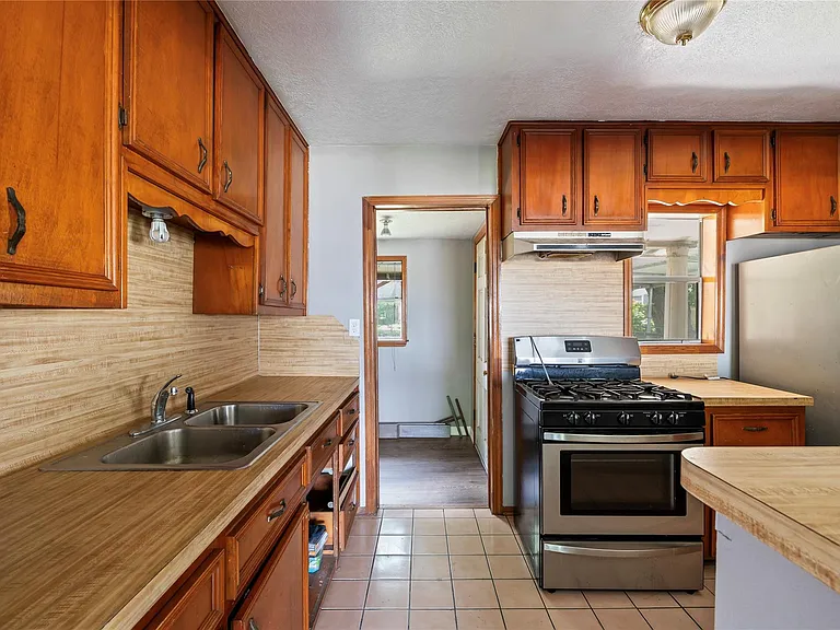 718 E Belmont St — Photo 19