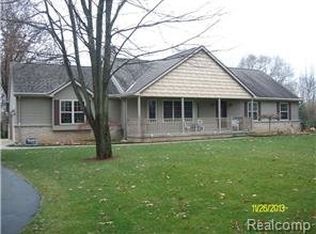 7061 W Grand River Rd, Fowlerville, MI 48836