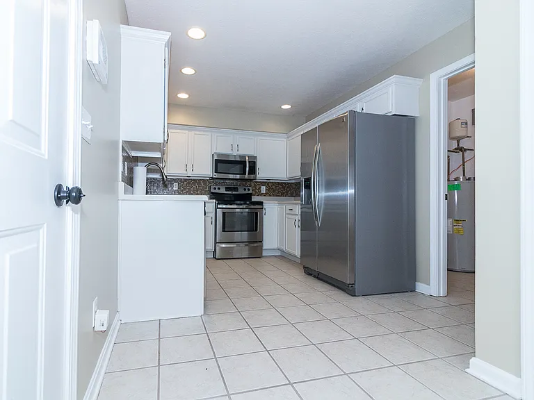 212 Applewood Ln — Photo 10