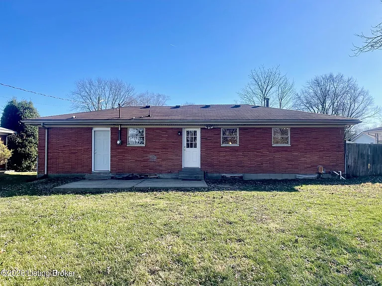 631 Parkwood Dr — Photo 11