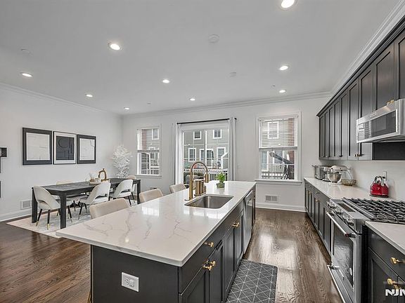 5th image of 68 Parkside Ln #1204