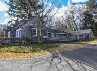 3 Toll House Ln, West Hartford, CT 06117