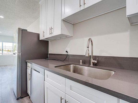 5th image of 15515 S Vermont Ave APT 7