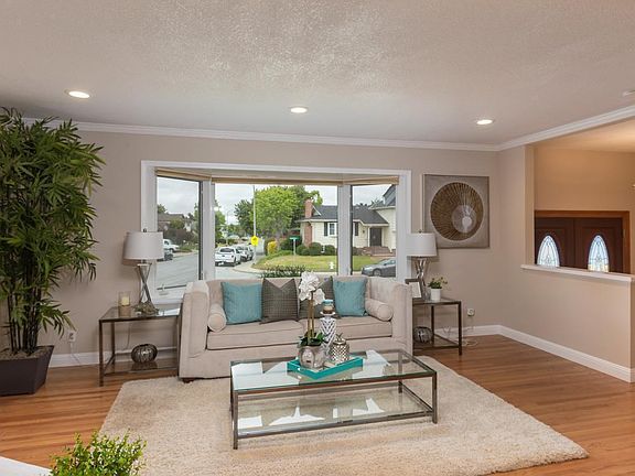2nd image of 502 Kinross Ct