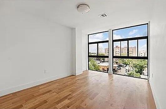 2nd image of 2920 Brighton 4th St #3Z