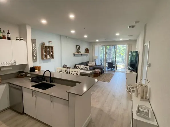 75 Gulfstream Rd APT 312B, Dania Beach, FL 33004