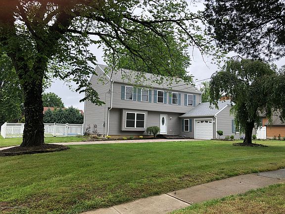 2nd image of 522 Batchelor St