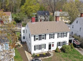 422 Main St, Amesbury, MA 01913