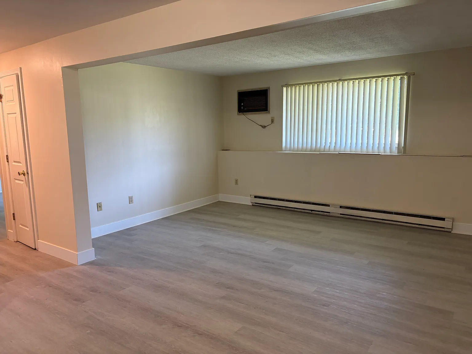 2 bed, 700 sqft, $1,050 — Photo 3