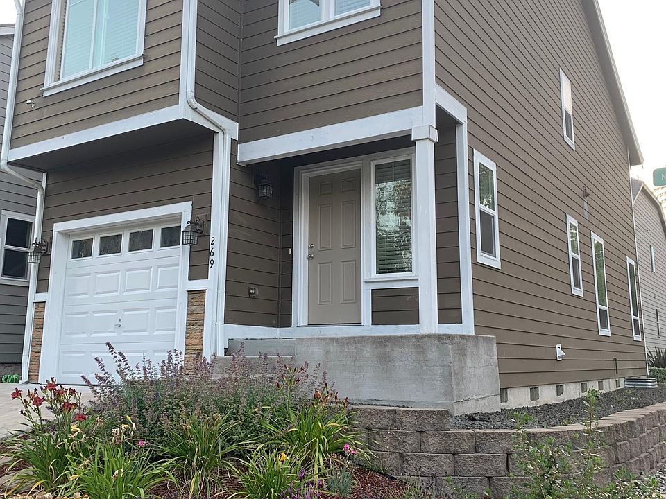 1st image of 269 NE Miramar Cir