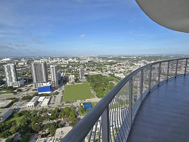 Opera Tower — Photo 27