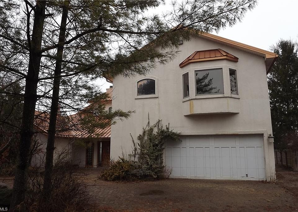 1st image of 4755 Park Dr