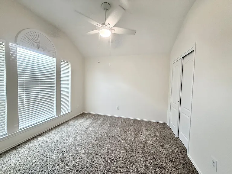 236 Almond Dr — Photo 25