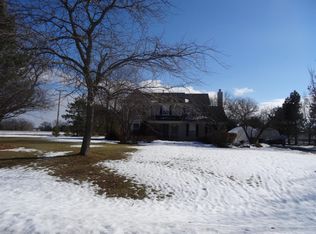 10001 Meadowdale Cir, Spring Grove, IL 60081
