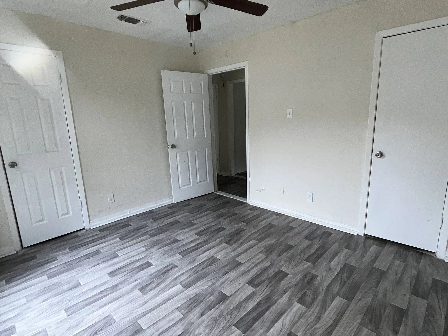 Duncan Avenue - 1708 — Photo 3