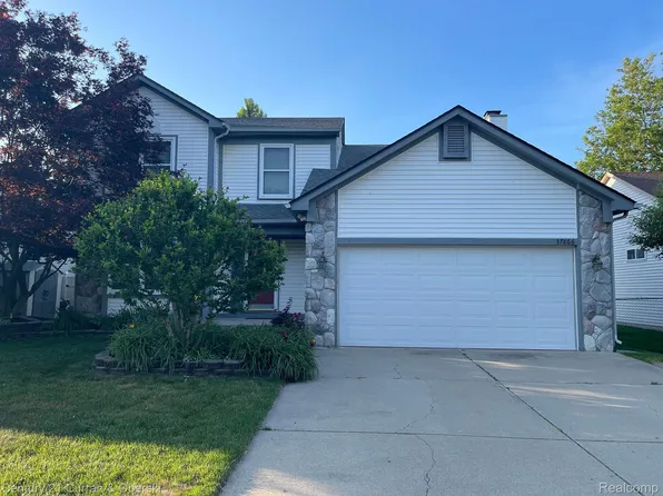 37866 Chase Ct, Livonia, MI 48150