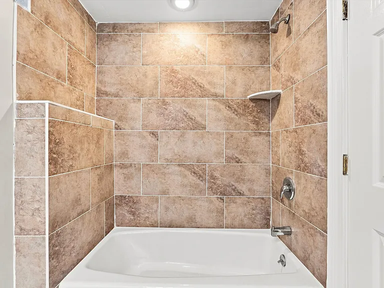 1014 Clinton St #1STREAR — Photo 16