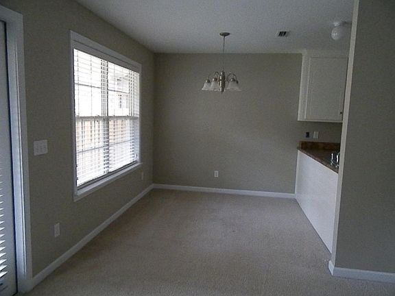 5th image of 141 Coral Ln