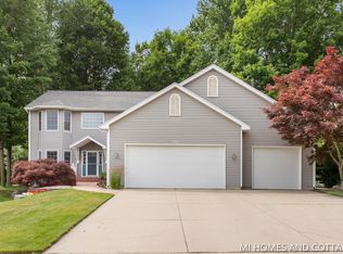 5405 Naples Cedar Dr SW, Wyoming, MI 49519