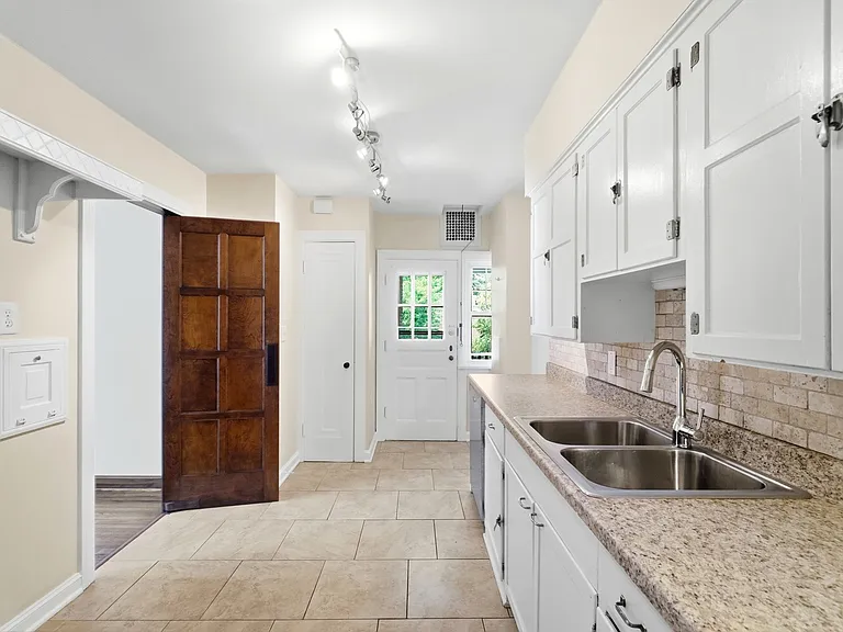 1695 Glenn Ave #C — Photo 17
