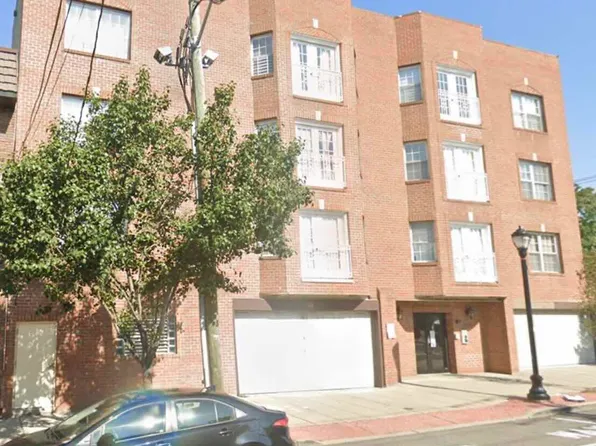 1215 New York Avenue image 1 of 3
