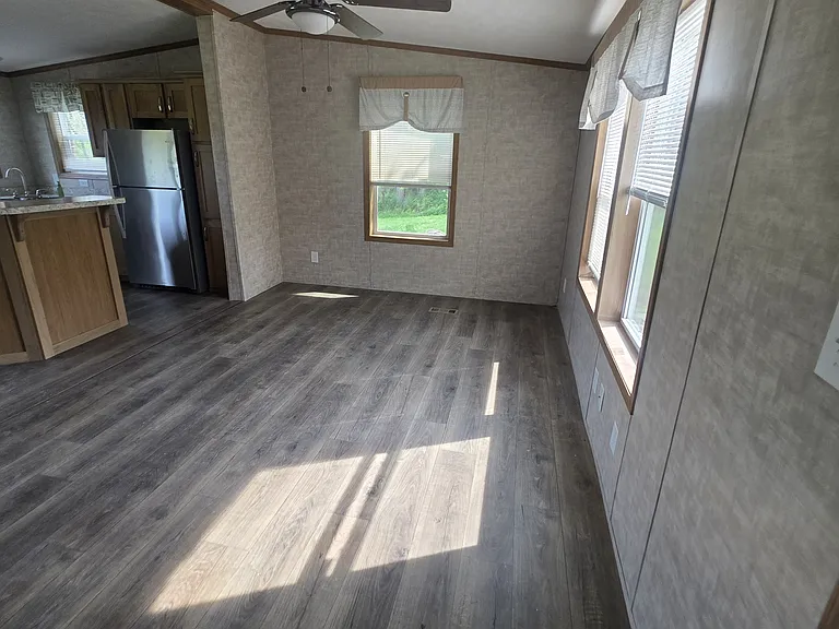 9091 Williams Rd — Photo 5