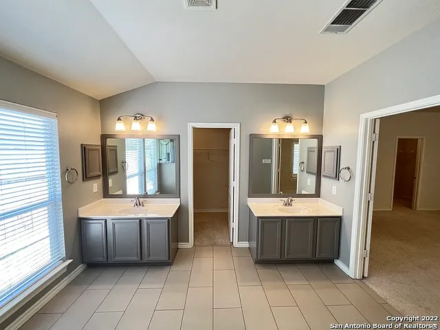 1303 Bluff Frst — Photo 45