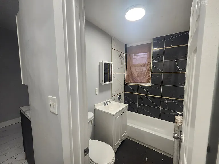 190 Carroll St #35E — Photo 10