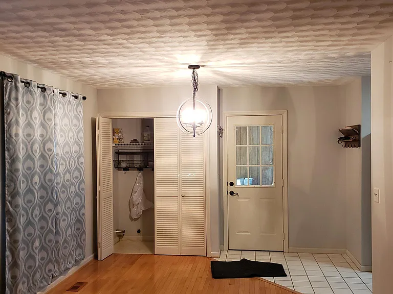 1045 Morningside Dr — Photo 5