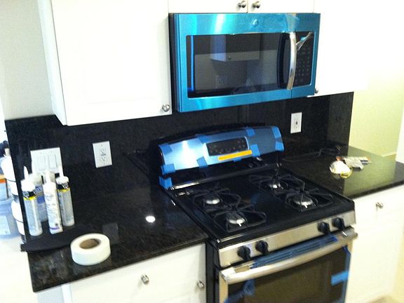 Granite & Stainless appliances