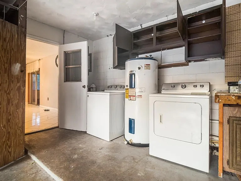 1321 N Hart Blvd — Photo 9