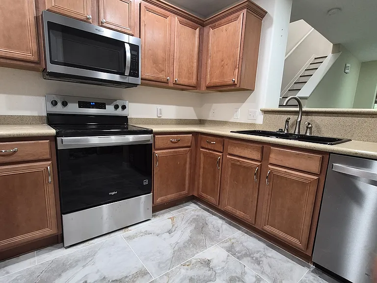 8666 Majestic Elm Ct — Photo 6