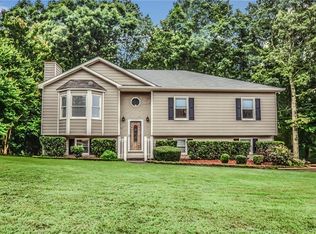 4871 Hunt Club Dr, Flowery Branch, GA 30542