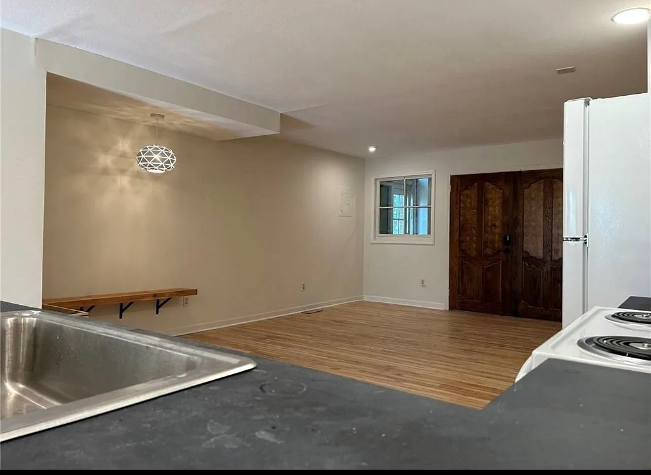 2 bed, 1300 sqft, $1,425 — Photo 3