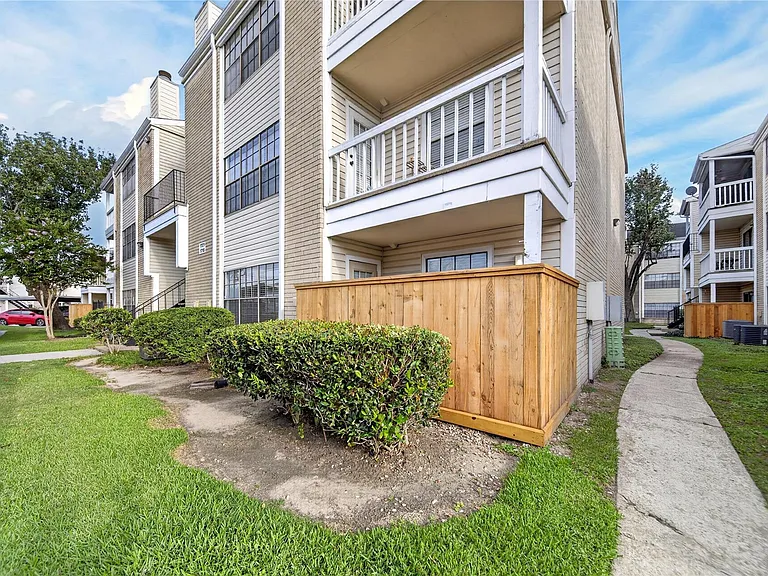 2750 Holly Hall St #1706 — Photo 26