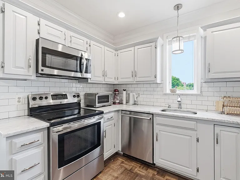 601 Wilkes St #301 — Photo 12