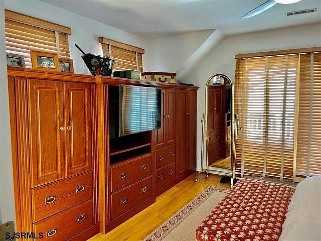 106 S Essex Ave — Photo 16