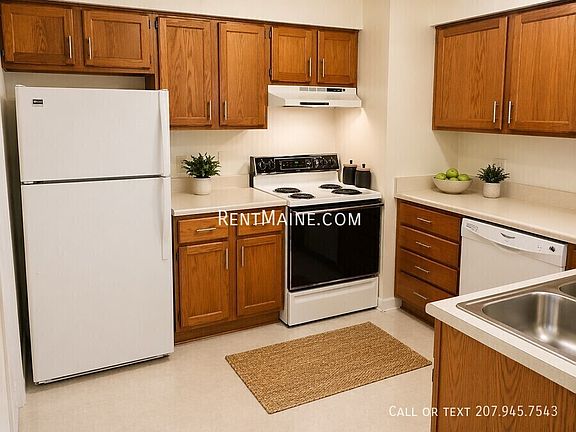 3rd image of 45 Valley View Ln APT C