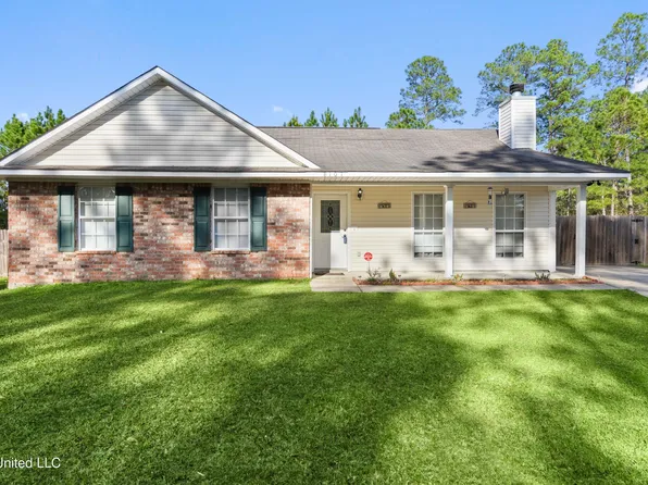 8101 Longwood Dr, Gautier, MS 39553