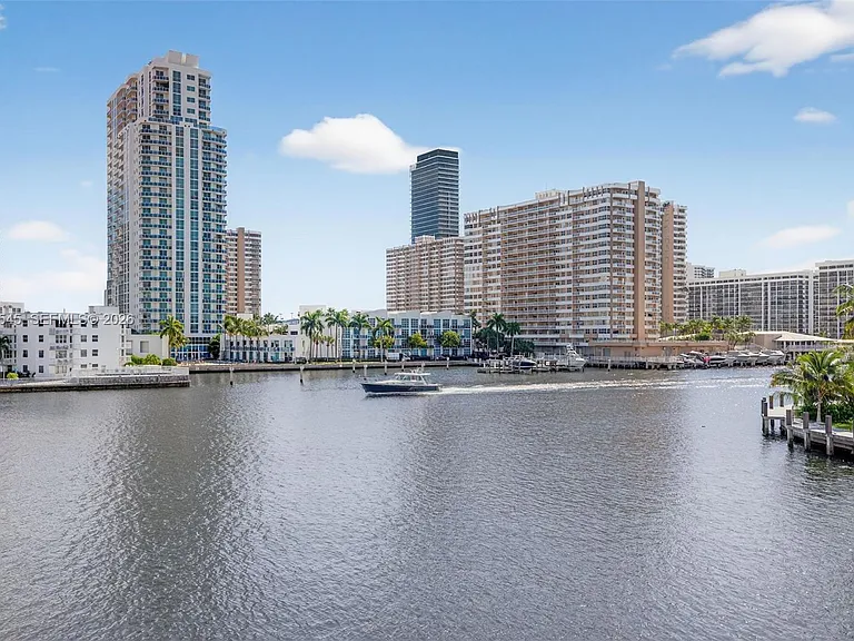 121 Golden Isles Dr #205 — Photo 31