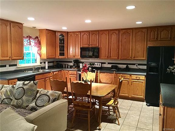 5th image of 7515 Oakmont Dr